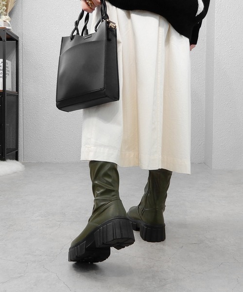minia（ミニア）の「トラックソールソックスブーツ / 厚底ブーツ（ブーツ・レディース・ブラック/アイボリー/カーキ・24.0cm/24.5cm/23.0cm/23.5cm）」の22枚目の写真
