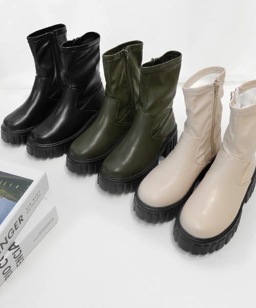 minia（ミニア）の「トラックソールソックスブーツ / 厚底ブーツ（ブーツ・レディース・ブラック/アイボリー/カーキ・24.0cm/24.5cm/23.0cm/23.5cm）」の17枚目の写真