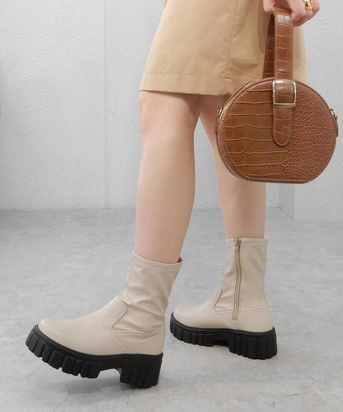 minia（ミニア）の「トラックソールソックスブーツ / 厚底ブーツ（ブーツ・レディース・ブラック/アイボリー/カーキ・24.0cm/24.5cm/23.0cm/23.5cm）」の20枚目の写真