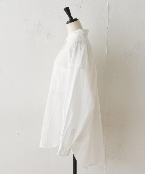 BEARDSLEY（ビアズリー）の「香水瓶刺繍シャツ（シャツ/ブラウス・レディース・ホワイト/ネイビー・FREE）」の6枚目の写真