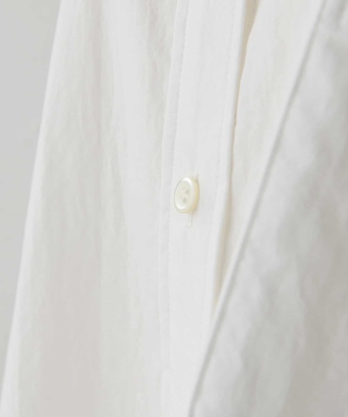 BEARDSLEY（ビアズリー）の「香水瓶刺繍シャツ（シャツ/ブラウス
