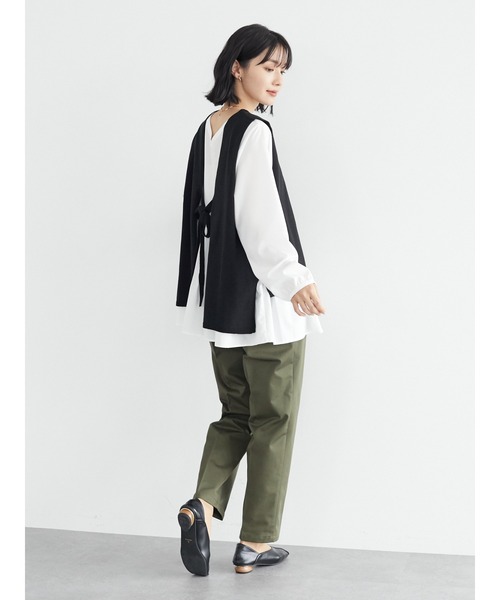 Green　Parks（グリーンパークス）の「SET2点 エプロン風ベスト+ブラウス＊（シャツ/ブラウス・レディース・ブラック/グリーン/モカ・FREE）」の5枚目の写真