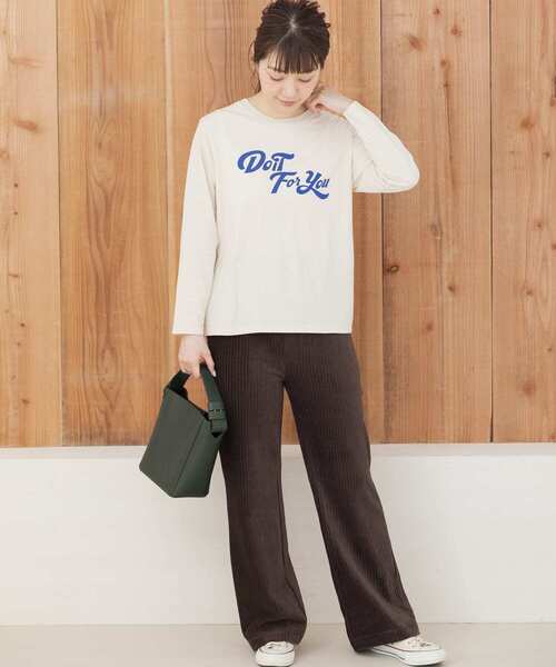 URBAN RESEARCH Sonny Label（アーバンリサーチサニーレーベル）の「ロゴプリントロングTシャツ（Tシャツ/カットソー・レディース・オフホワイト/スミクロ/ベージュ・FREE）」の4枚目の写真