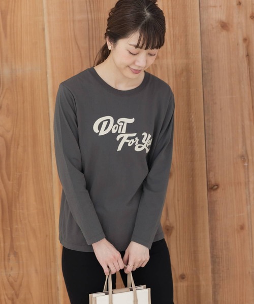 URBAN RESEARCH Sonny Label（アーバンリサーチサニーレーベル）の「ロゴプリントロングTシャツ（Tシャツ/カットソー・レディース・オフホワイト/スミクロ/ベージュ・FREE）」の8枚目の写真