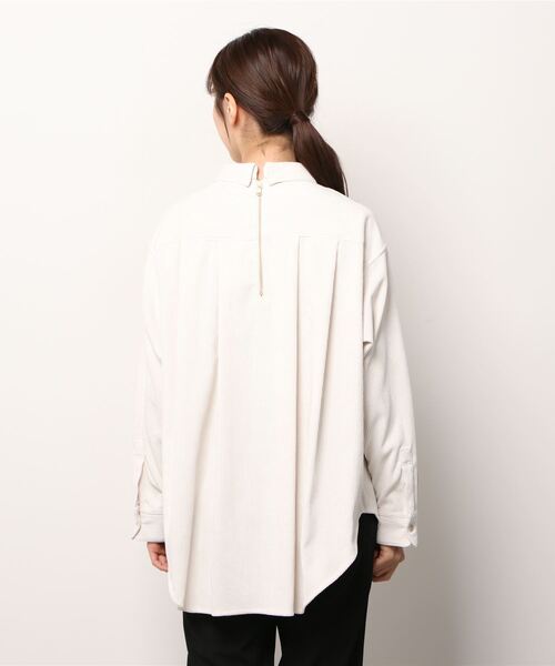 Munich（ミューニック）の「Munich(ミューニック) ストレッチコーデュロイバックジップシャツブラウス（シャツ/ブラウス・レディース・ホワイト・FREE）」の2枚目の写真