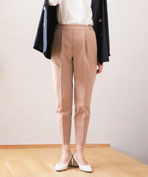 WHITE JOOLA(ホワイトジョーラ)の「ガルーダコンフォートダブルクロス 洗濯機で洗える&マルチストレッチ&防シワ加工 ・美ラインテーパードカラーパンツ(その他パンツ・レディース・サックスブルー/イエロー/ピンクベージュ/モカ/ベージュ/ネイビー・61/64/67)」の6枚目の写真