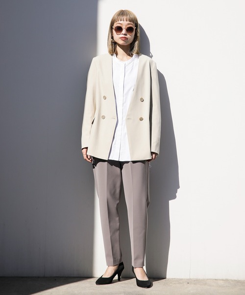 WHITE JOOLA(ホワイトジョーラ)の「ガルーダコンフォートダブルクロス 洗濯機で洗える&マルチストレッチ&防シワ加工 ・美ラインテーパードカラーパンツ(その他パンツ・レディース・サックスブルー/イエロー/ピンクベージュ/モカ/ベージュ/ネイビー・61/64/67)」の9枚目の写真