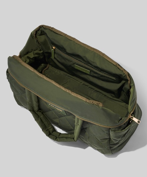 MARC JACOBS(マークジェイコブス)の「QUILTED NYLON MEDIUM WEEKENDER/キルテッド ナイロン ミディアム ウィークエンダー バッグ(ボストンバッグ・レディース・グリーン系その他・ONE SIZE)」の6枚目の写真