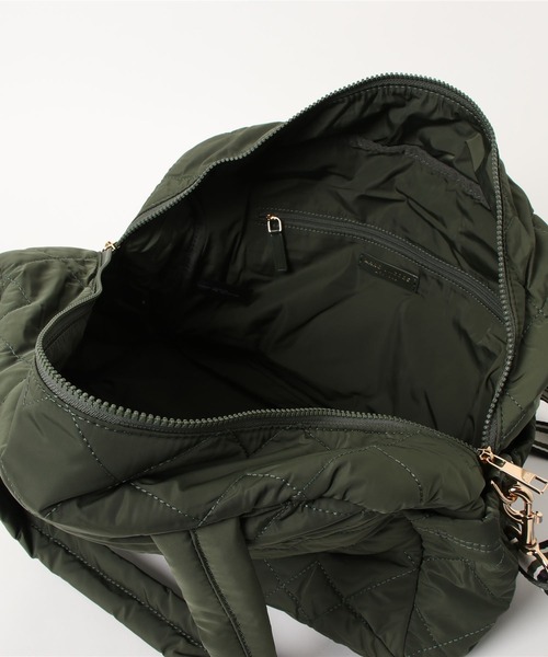 MARC JACOBS(マークジェイコブス)の「QUILTED NYLON MEDIUM WEEKENDER/キルテッド ナイロン ミディアム ウィークエンダー バッグ(ボストンバッグ・レディース・グリーン系その他・ONE SIZE)」の8枚目の写真