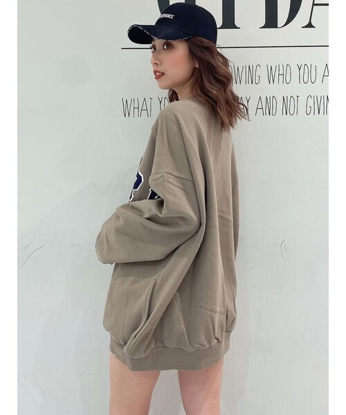 GYDA（ジェイダ）の「BRAVERYスウェットTOPS（Tシャツ/カットソー・レディース・ライトグレー/チャコールグレー/ベージュ・FREE）」の8枚目の写真