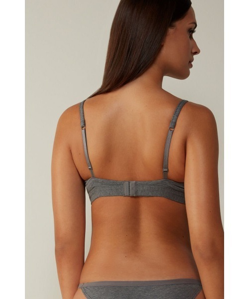 Intimissimi（インティミッシミ）の「Emma ナチュラルコットン トライアングルブラ 【オンライン限定・ノンワイヤー・パッドなし・蒸れにくい・ナチュラル・盛らない】（ブラジャー・レディース・ブラック/ベージュ/ヘザーグレー/ヘザーチャコール/ホワイト・70B/75C/80B/75B/80C/85B）」の14枚目の写真