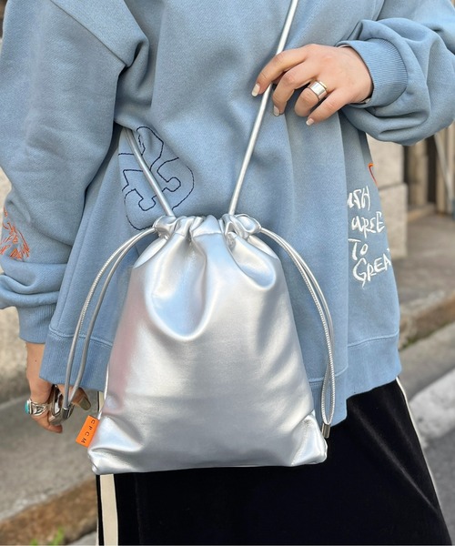 CPCM(シーピーシーエム)の「縦型アソートミニショルダー(ショルダーバッグ・メンズ・ブラック/ブラック系その他/ブラック系その他2/ブラウン/グレイッシュベージュ/ネイビー/グリーン/ブラウン系その他/グリーン系その他/ブラウン系その他2/シルバー/ブラック系その他3/シルバー系その他/ブラウン系その他3/グレー系その他/チャコールグレー/ダークブラウン/ベージュ/バーガンディー/モカ/グレー/ベージュ系その他・FREE)」の22枚目の写真