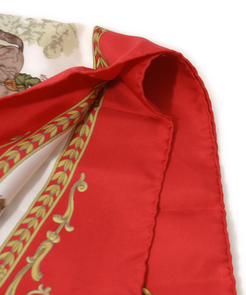 HERMES（エルメス）の「LA PROMENADE DE LONGCHAMPS カレ（バンダナ/スカーフ・レディース・レッド・-）」の2枚目の写真