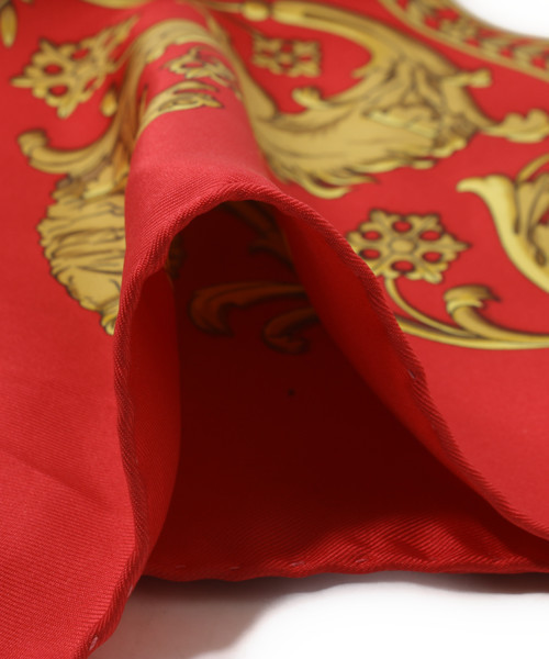 HERMES（エルメス）の「LA PROMENADE DE LONGCHAMPS カレ（バンダナ/スカーフ・レディース・レッド・-）」の3枚目の写真