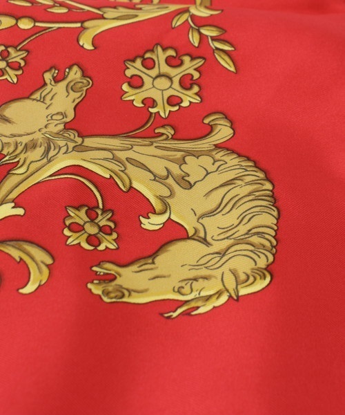 HERMES（エルメス）の「LA PROMENADE DE LONGCHAMPS カレ（バンダナ/スカーフ・レディース・レッド・-）」の5枚目の写真