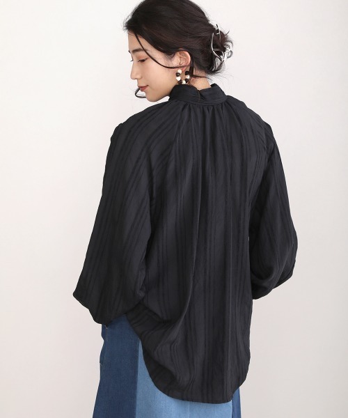 Bou Jeloud（ブージュルード）の「ドビーストライプブラウス（シャツ/ブラウス・レディース・ブラック/オフホワイト/ブルー/ミント・38）」の3枚目の写真