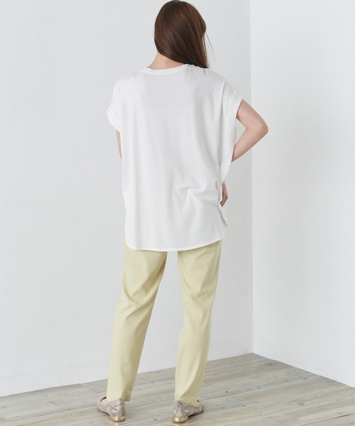 OMNES（オムネス）の「UVカット&ドライ加工裾ラウンドヘム半袖チュニック（Tシャツ/カットソー・レディース・ホワイト/ブラック/ベージュ/イエロー/モカ/ラベンダー・FREE）」の9枚目の写真