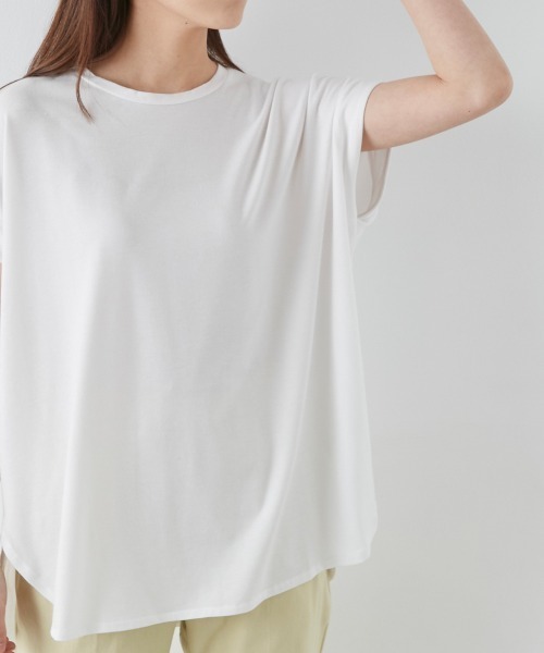 OMNES（オムネス）の「UVカット&ドライ加工裾ラウンドヘム半袖チュニック（Tシャツ/カットソー・レディース・ホワイト/ブラック/ベージュ/イエロー/モカ/ラベンダー・FREE）」の10枚目の写真