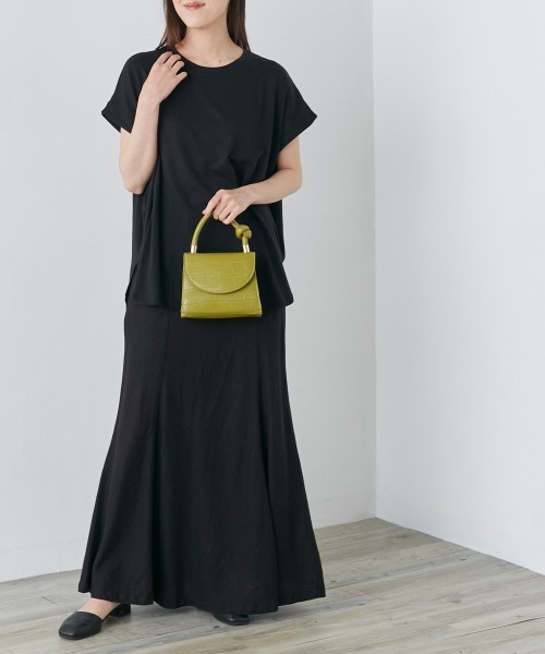 OMNES（オムネス）の「UVカット&ドライ加工裾ラウンドヘム半袖チュニック（Tシャツ/カットソー・レディース・ホワイト/ブラック/ベージュ/イエロー/モカ/ラベンダー・FREE）」の11枚目の写真