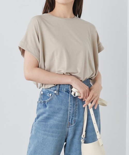 OMNES（オムネス）の「UVカット&ドライ加工裾ラウンドヘム半袖チュニック（Tシャツ/カットソー・レディース・ホワイト/ブラック/ベージュ/イエロー/モカ/ラベンダー・FREE）」の21枚目の写真