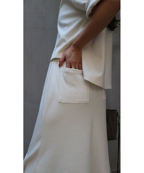 TRUNC(トランクエイティーエイト)の「Back Hem Cut Tops × Flare Skirt(ワンピース・レディース・ホワイト/ブラック/グレー・FREE)」の8枚目の写真