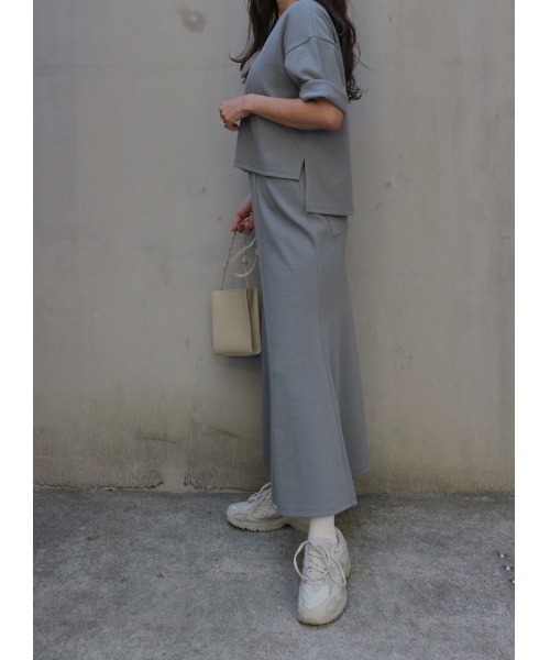 TRUNC(トランクエイティーエイト)の「Back Hem Cut Tops × Flare Skirt(ワンピース・レディース・ホワイト/ブラック/グレー・FREE)」の13枚目の写真