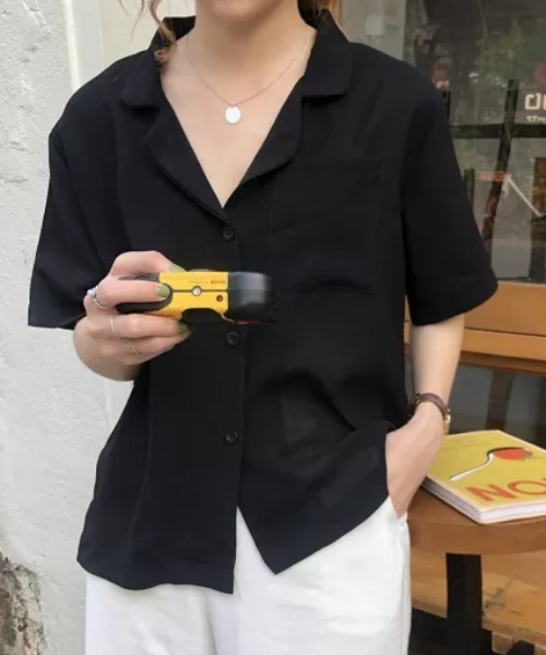 everycoco(エブリーココ)の「オープンカラールーズ開襟シャツ(シャツ/ブラウス・レディース・ブラック/イエロー/ブルー/アイボリー/ミント・FREE)」の3枚目の写真