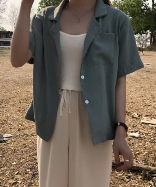 everycoco(エブリーココ)の「オープンカラールーズ開襟シャツ(シャツ/ブラウス・レディース・ブラック/イエロー/ブルー/アイボリー/ミント・FREE)」の16枚目の写真