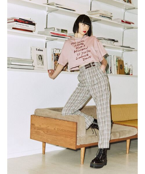 jouetie(ジュエティ)の「グランジロゴクロップド Tシャツ(Tシャツ/カットソー・レディース・ブラック/ピンク/オフホワイト・MEDIUM)」の22枚目の写真