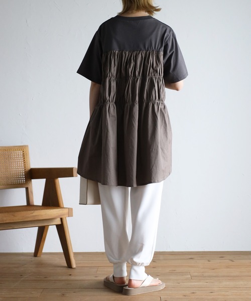 Fizz（フィズ）の「【Fizz/フィズ】　後ろティアード切替えチュニック丈トップス（チュニック・レディース・ホワイト/スミクロ・M）」の13枚目の写真