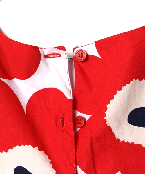 こども ビームス(コドモビームス)の「marimekko / "TOMUSOKERI" ワンピース (116~128cm)(ワンピース・キッズ・レッド・116/128)」の2枚目の写真