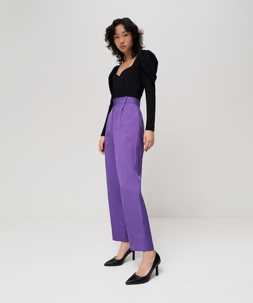 CHARLES & KEITH(チャールズ & キース)の「シリンダーヒール パンプス / Cylindrical Heel Pumps(パンプス・レディース・サンドベージュ/ブラック/オフホワイト・22.5cm/25cm/25.5cm/23cm/24.5cm/23.5cm/22cm)」の10枚目の写真