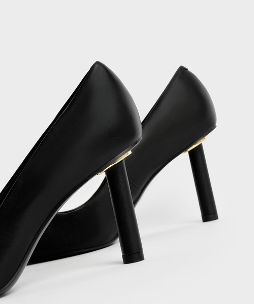 CHARLES & KEITH(チャールズ & キース)の「シリンダーヒール パンプス / Cylindrical Heel Pumps(パンプス・レディース・サンドベージュ/ブラック/オフホワイト・22.5cm/25cm/25.5cm/23cm/24.5cm/23.5cm/22cm)」の11枚目の写真