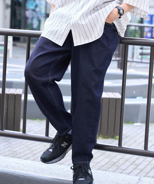 MONO-MART(モノマート)の「ワイドテーパードデニムパンツ(10oz DENIM)(デニムパンツ・メンズ・ホワイト/ブラック/サックスブルー/インディゴブルー/ブラック系その他/ブルー系その他/ワンウォッシュ/ブルー系その他2/ブルー系その他3・S/M/L)」の22枚目の写真