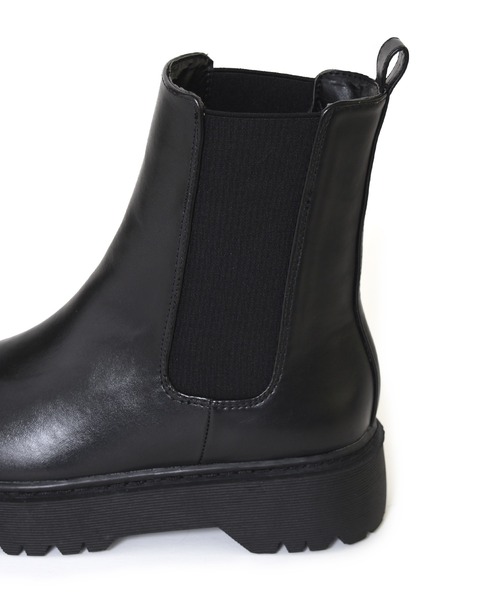 w closet（ダブルクローゼット）の「厚底サイドゴアブーツ（ブーツ・レディース・ブラック・M/L）」の4枚目の写真