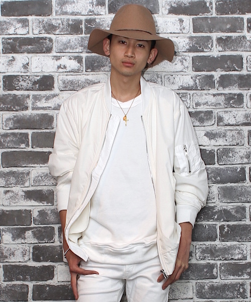 MYE-DO'（マイ・ドゥ）の「ストレッチ LIGHT MA-1（ミリタリージャケット・メンズ・ホワイト/ブラック・MEDIUM/SMALL）」の13枚目の写真