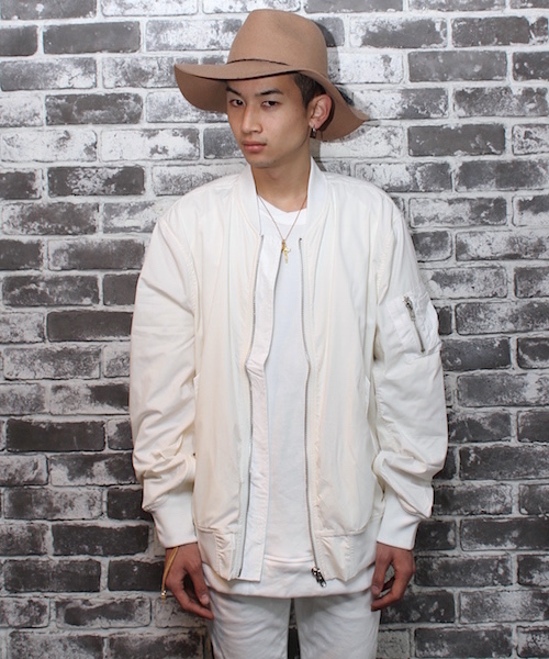 MYE-DO'（マイ・ドゥ）の「ストレッチ LIGHT MA-1（ミリタリージャケット・メンズ・ホワイト/ブラック・MEDIUM/SMALL）」の21枚目の写真