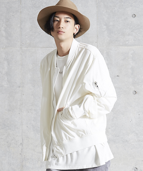 MYE-DO'（マイ・ドゥ）の「ストレッチ LIGHT MA-1（ミリタリージャケット・メンズ・ホワイト/ブラック・MEDIUM/SMALL）」の19枚目の写真