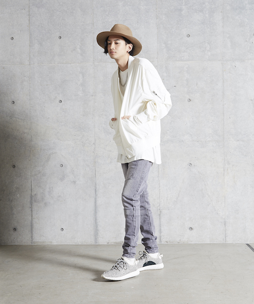 MYE-DO'（マイ・ドゥ）の「ストレッチ LIGHT MA-1（ミリタリージャケット・メンズ・ホワイト/ブラック・MEDIUM/SMALL）」の17枚目の写真