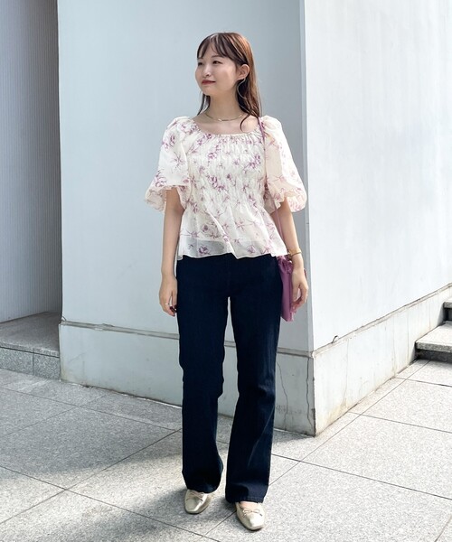 OPAQUE.CLIP（オペークドットクリップ）の「◆フラワーシャーリングブラウス（シャツ/ブラウス・レディース・ホワイト系その他/ブラック系・38）」の15枚目の写真