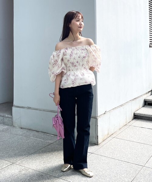 OPAQUE.CLIP（オペークドットクリップ）の「◆フラワーシャーリングブラウス（シャツ/ブラウス・レディース・ホワイト系その他/ブラック系・38）」の18枚目の写真