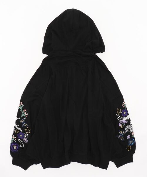 ScoLar（スカラー）の「123604：袖ネコ花刺繍パーカー（パーカー