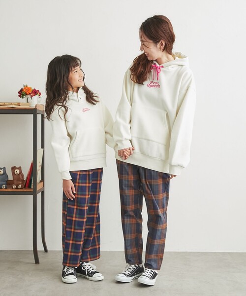 coen（コーエン）の「【coen キッズ/ジュニア】FreeSpeech(フリースピーチ)別注裏起毛フーディパーカー（パーカー・キッズ・オフホワイト/ダークグリーン・130/120/150/110/100/140）」の8枚目の写真