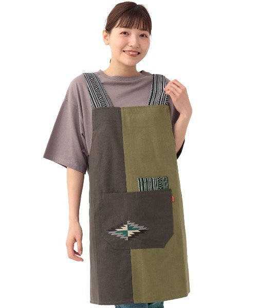 チチカカ(チチカカ)の「ネイティブ刺繍エプロン(エプロン・レディース・カーキ/ベージュ・FREE)」の16枚目の写真