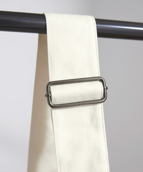 EMMA CLOTHES（エマクローズ）の「ニュースペーパーバッグ EMMA CLOTHES（ショルダーバッグ・メンズ・チャコール/アイボリー/オリーブ/ブラック/ダークネイビー/ベージュ/ダークグレー・FREE）」の16枚目の写真