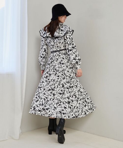 MAJESTIC LEGON（マジェスティックレゴン）の「フリルカラー2wayワンピース（ワンピース・レディース・ホワイト系その他/ブラック系その他/ホワイト系その他2/グレー系その他・SMALL/MEDIUM）」の6枚目の写真