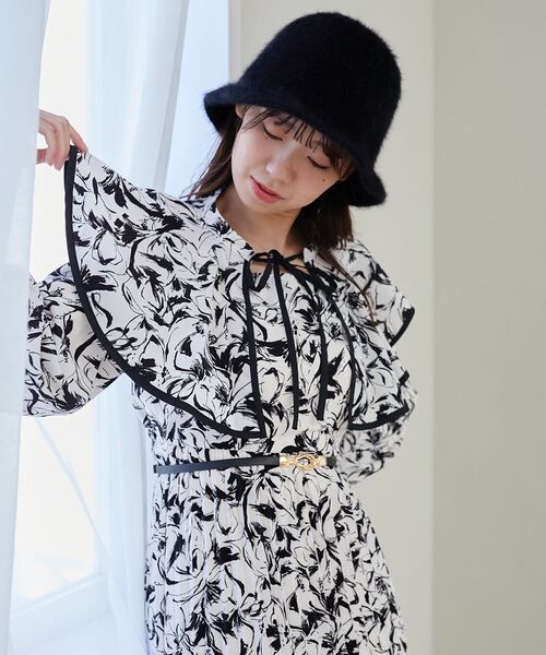 MAJESTIC LEGON（マジェスティックレゴン）の「フリルカラー2wayワンピース（ワンピース・レディース・ホワイト系その他/ブラック系その他/ホワイト系その他2/グレー系その他・SMALL/MEDIUM）」の7枚目の写真