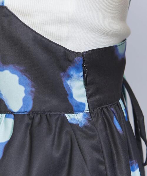 BEAUTY&YOUTH UNITED ARROWS（ビューティーアンドユースユナイテッドアローズ）の「【WEB限定】ぼかしフラワープリント キャミソールスカート -ウォッシャブル-（スカート・レディース・ブラック/ケリー・FREE）」の3枚目の写真
