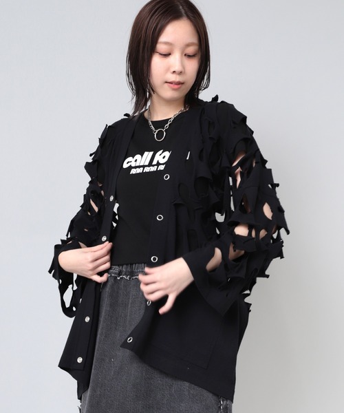 RNA(アールエヌエー)の「M2049 S字レーザーカットBIGカーデ(カーディガン/ボレロ・レディース・ブラック/ライトホワイト/グリーン・MEDIUM)」の2枚目の写真