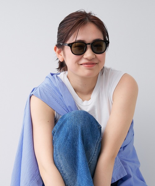 Zoff(ゾフ)の「ウェリントン型 ライトカラー 太縁 黒縁 ヴィンテージ デザイン サングラス(サングラス・レディース・ダークブラウン/ブラック/ブラウン系その他/ライトイエロー・FREE)」の7枚目の写真